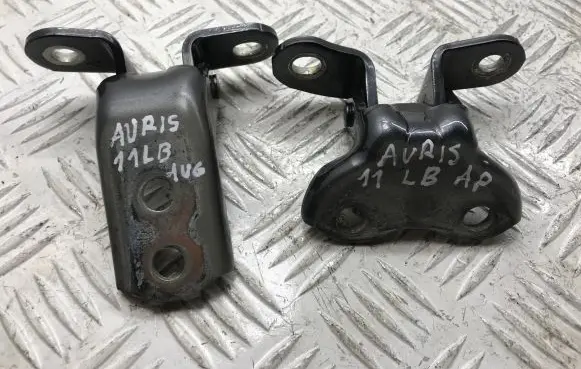 Toyota Auris 150 Front door hinges set 6871002060 6873002050