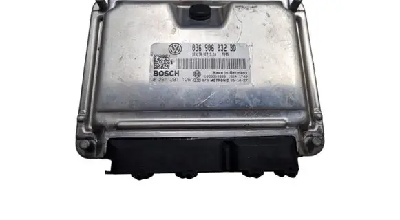 Volkswagen Golf V Engine control unit/module 036906032BD 0261201126