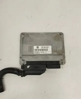 Volkswagen Polo Engine control unit/module 03D906033F 3PG2509 5WP4029802