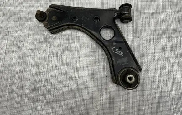Fiat 500L Front control arm