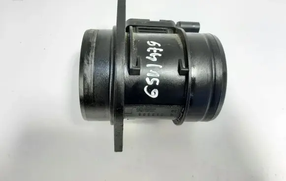 Volkswagen Golf VII Mass air flow meter 04L906461B