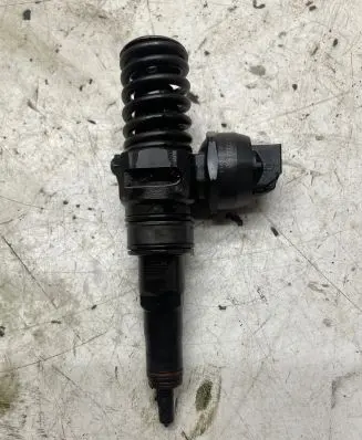 Skoda Octavia Mk2 (1Z) Fuel injector 038130073AG