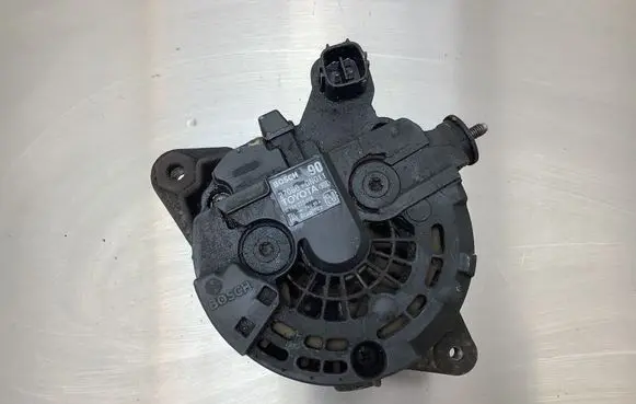 Toyota Yaris Generator/alternator 270600N011 0124225055