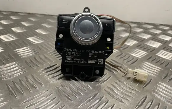 Mercedes-Benz C W204 Head unit multimedia control A2048707658 A2048708058 A2044420368