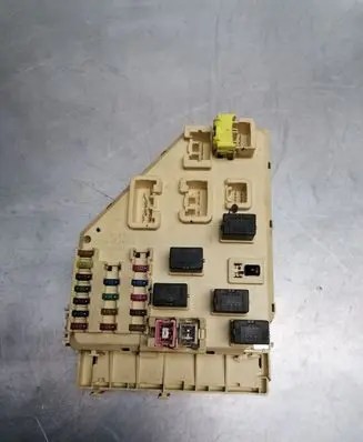 Toyota Prius (XW10) Fuse module PPT25P5