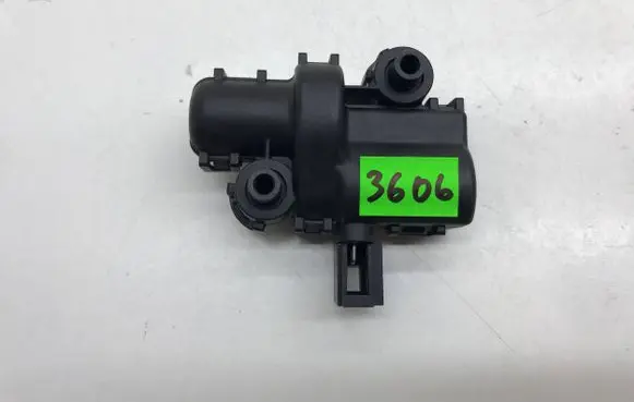 Volvo XC90 Glove box lock 31442895