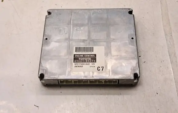 Toyota Avensis T250 Engine control unit/module MB1758008681 8966105C70