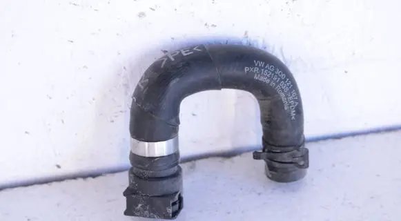 Volkswagen PASSAT B8 Engine coolant pipe/hose 3Q0121107A
