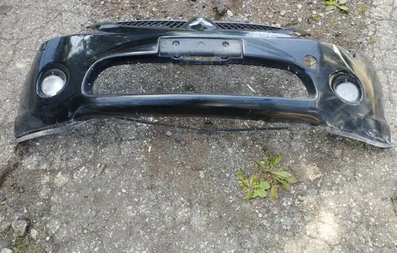 Mitsubishi Grandis Front bumper