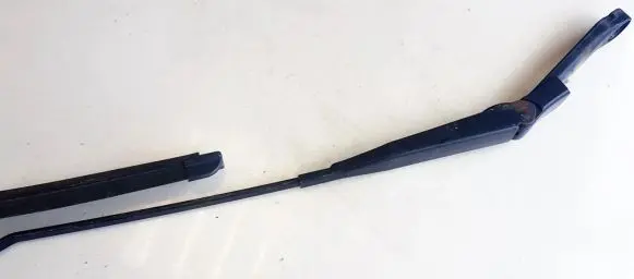 Opel Astra G Front wiper blade arm 90559601RH