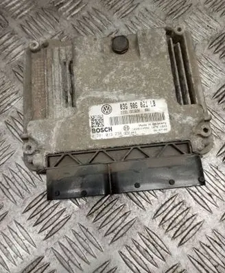 Skoda Octavia Mk2 (1Z) Engine control unit/module 03G906021LB 1039S14582 0281013238