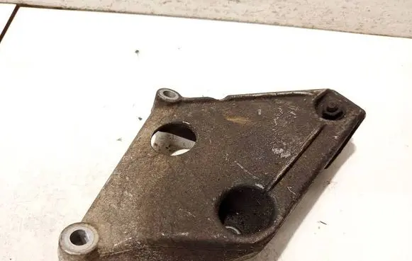BMW 1 F20 F21 Engine mounting bracket 22116784825 13992010
