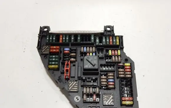 BMW 5 F10 F11 Fuse module 9234423 59296