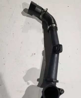 Volkswagen PASSAT B8 Intercooler hose/pipe 04L145770S 04L145828G