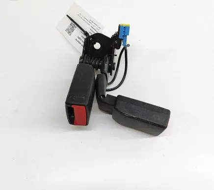 Mercedes-Benz GLA W156 X156 Middle seatbelt buckle (rear) A1768600469