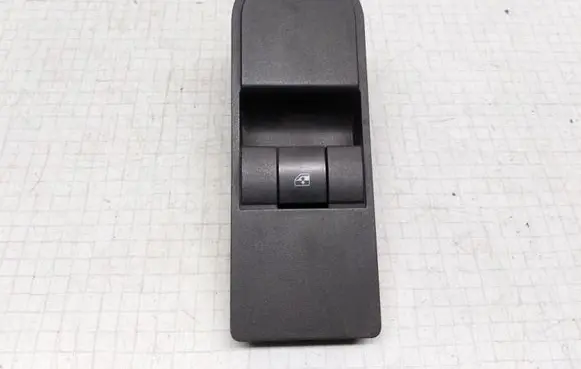 Opel Zafira B Electric window control switch 13197132 93162821
