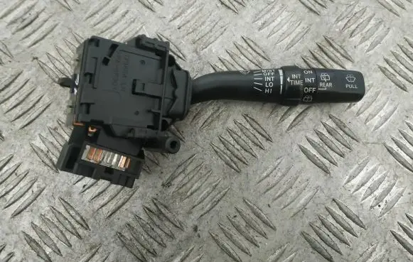 Toyota Avensis Verso Wiper speed switch 846522G470