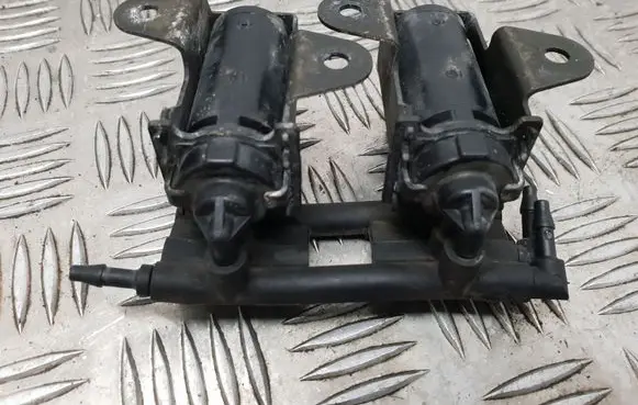Ford Focus Windscreen/windshield washer pump