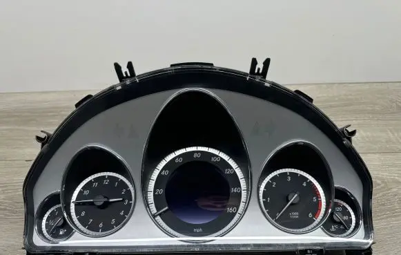 Mercedes-Benz E C207 W207 Speedometer (instrument cluster) A2129004313 2129014202 2049021203