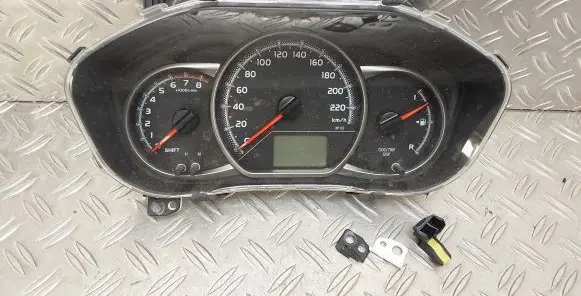 Toyota Yaris Speedometer (instrument cluster) 838000UB10