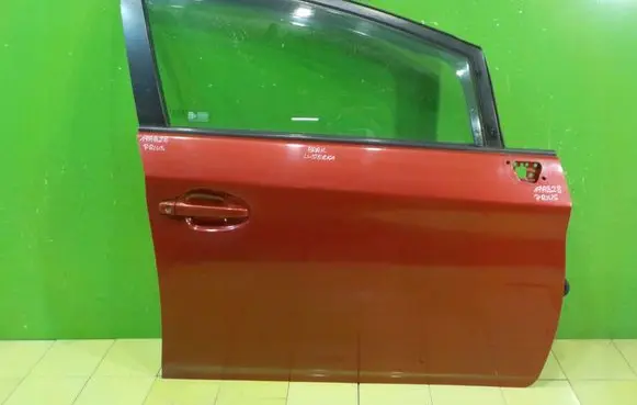 Toyota Prius (XW30) Front door PRZOD PRAWE