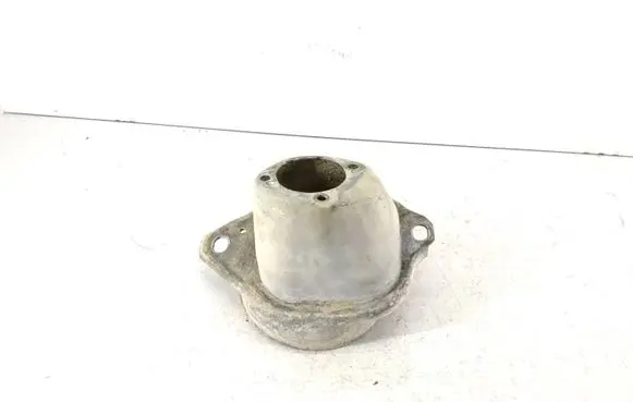 Volvo V70 Front shock absorber mounting bracket 