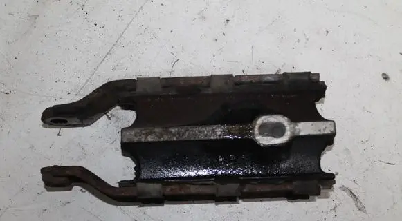 Volvo XC60 Engine mount bracket 31262935