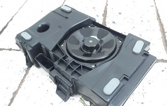 Land Rover Evoque I Subwoofer speaker BJ3218808EB
