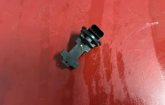 Chrysler Town u0026 Country V Camshaft position sensor 05149141AF
