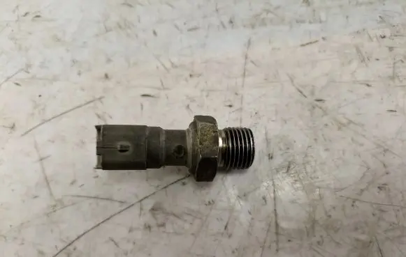 Suzuki Grand Vitara I Oil pressure sensor 
