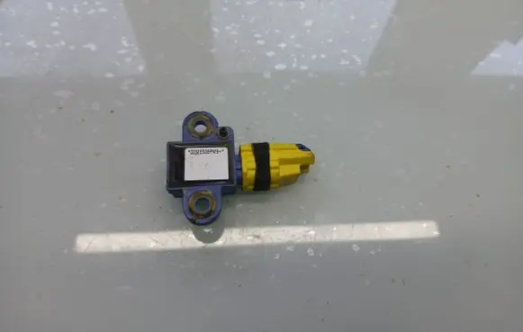 Volkswagen PASSAT B6 Airbag deployment crash/impact sensor 1K095557A 1K095557ASME