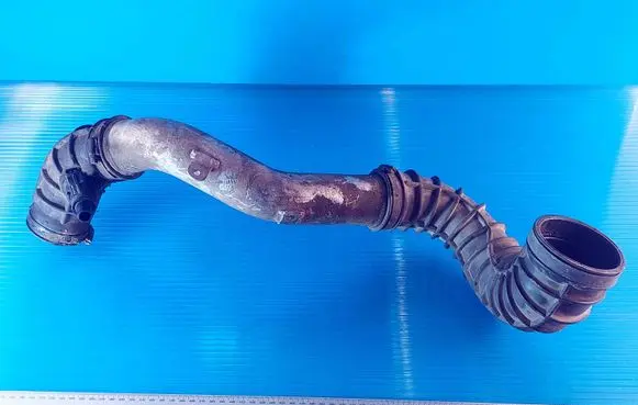 Volvo XC90 Intercooler hose/pipe 31370128 7757 08634143