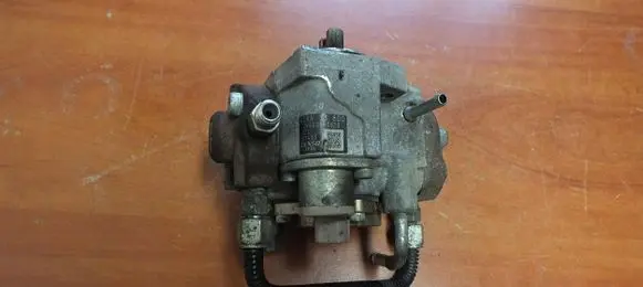 Mazda CX-7 Fuel injection high pressure pump R2AA