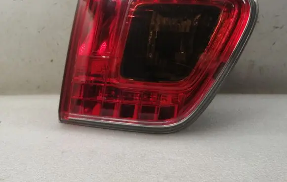 Toyota Avensis T270 Tailgate rear/tail lights 8158105110