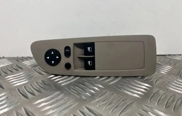 BMW 1 E81 E87 Electric window control switch 9167165