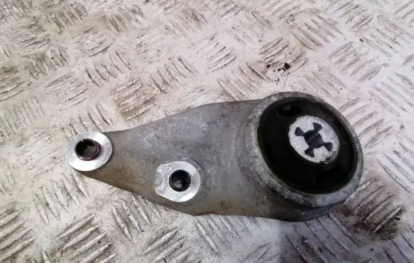 Citroen DS5 Engine mount bracket 9670502680