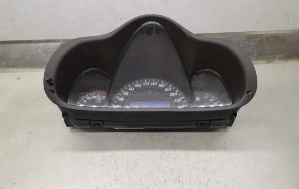 Mercedes-Benz C W203 Speedometer (instrument cluster) A2035408111