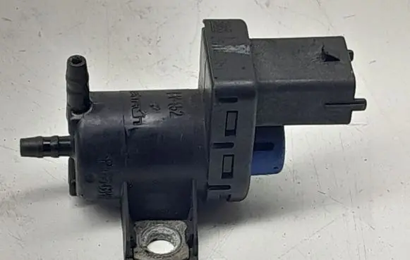 Chevrolet Cruze Turbo solenoid valve 25183381