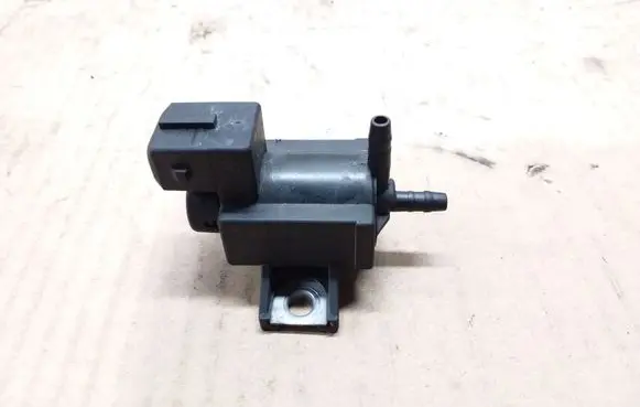 Toyota Avensis T250 Vacuum valve 258600R010