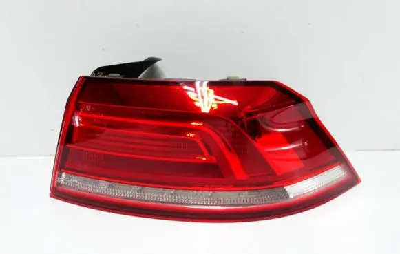 Volkswagen PASSAT B8 Rear/tail lights 3G5945312