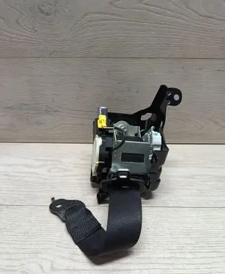 Mercedes-Benz C W204 Rear seatbelt A2046301831