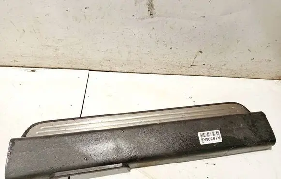 Front sill trim cover