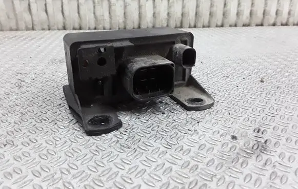 Mercedes-Benz C W203 Glow plug pre-heat relay