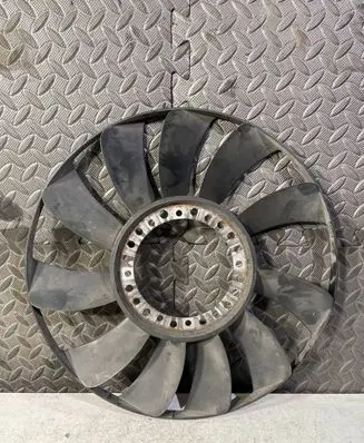 Volkswagen PASSAT B5 Fan impeller 058121301B