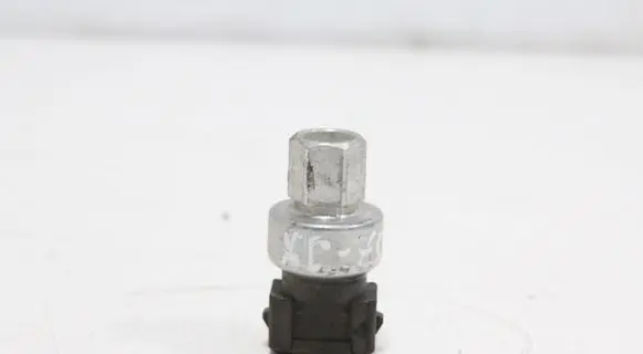 Volvo XC70 Air conditioning (A/C) pressure sensor 31292004 01442