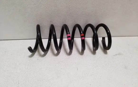 Volkswagen Touareg II Rear coil spring