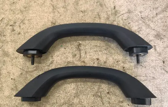 Ford Explorer V A set of handles for the ceiling