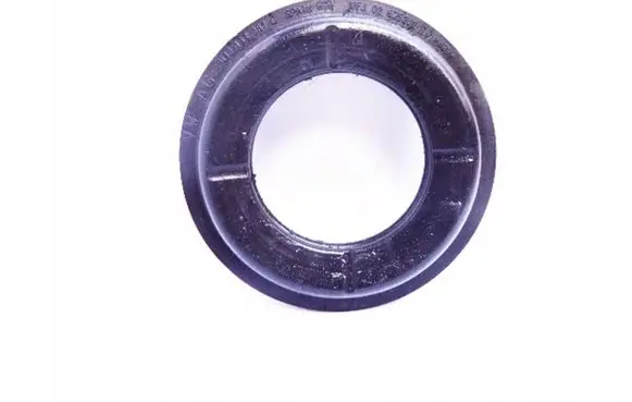 Skoda Fabia Mk1 (6Y) Oil fill pipe 038133287C