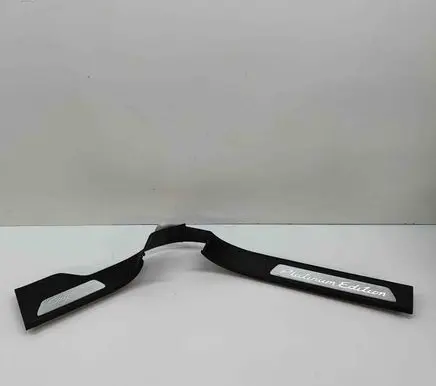 Porsche Cayenne (9Y0 9Y3) Front sill trim cover 760853846A 760853846