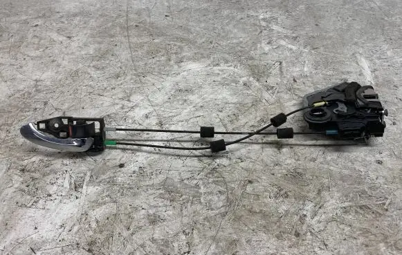 Toyota RAV 4 (XA30) Front door lock